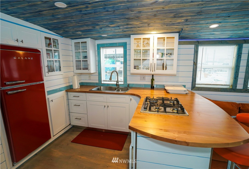 2100 West Bay, Olympia, Washington 98502, 1 Bedroom Bedrooms, ,Residential,For Sale,West Bay,NWM1873790