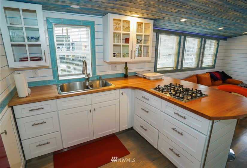 2100 West Bay, Olympia, Washington 98502, 1 Bedroom Bedrooms, ,Residential,For Sale,West Bay,NWM1873790