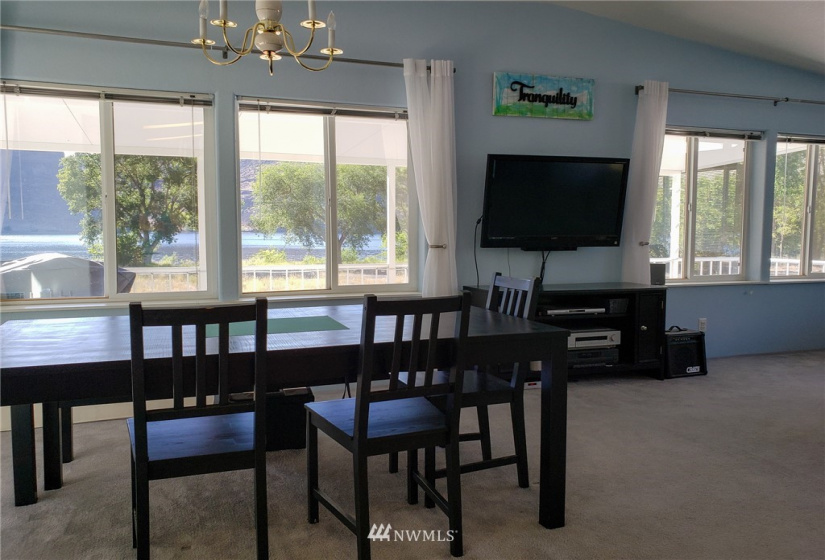 674 River Dr SW, Quincy, Washington 98848, 3 Bedrooms Bedrooms, ,2 BathroomsBathrooms,Residential,For Sale,River Dr SW,NWM1872164