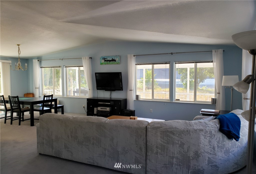 674 River Dr SW, Quincy, Washington 98848, 3 Bedrooms Bedrooms, ,2 BathroomsBathrooms,Residential,For Sale,River Dr SW,NWM1872164