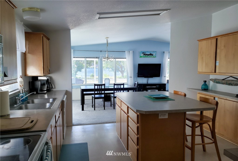 674 River Dr SW, Quincy, Washington 98848, 3 Bedrooms Bedrooms, ,2 BathroomsBathrooms,Residential,For Sale,River Dr SW,NWM1872164