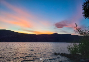 674 River Dr SW, Quincy, Washington 98848, 3 Bedrooms Bedrooms, ,2 BathroomsBathrooms,Residential,For Sale,River Dr SW,NWM1872164