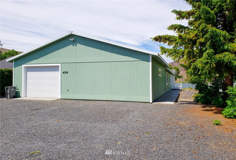674 River Dr SW, Quincy, Washington 98848, 3 Bedrooms Bedrooms, ,2 BathroomsBathrooms,Residential,For Sale,River Dr SW,NWM1872164