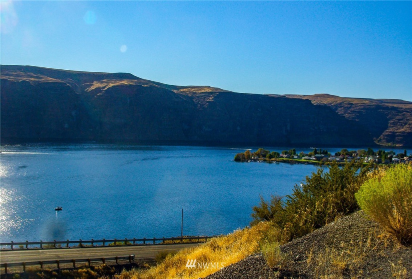 674 River Dr SW, Quincy, Washington 98848, 3 Bedrooms Bedrooms, ,2 BathroomsBathrooms,Residential,For Sale,River Dr SW,NWM1872164