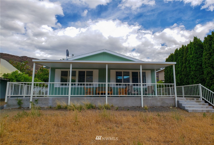 674 River Dr SW, Quincy, Washington 98848, 3 Bedrooms Bedrooms, ,2 BathroomsBathrooms,Residential,For Sale,River Dr SW,NWM1872164