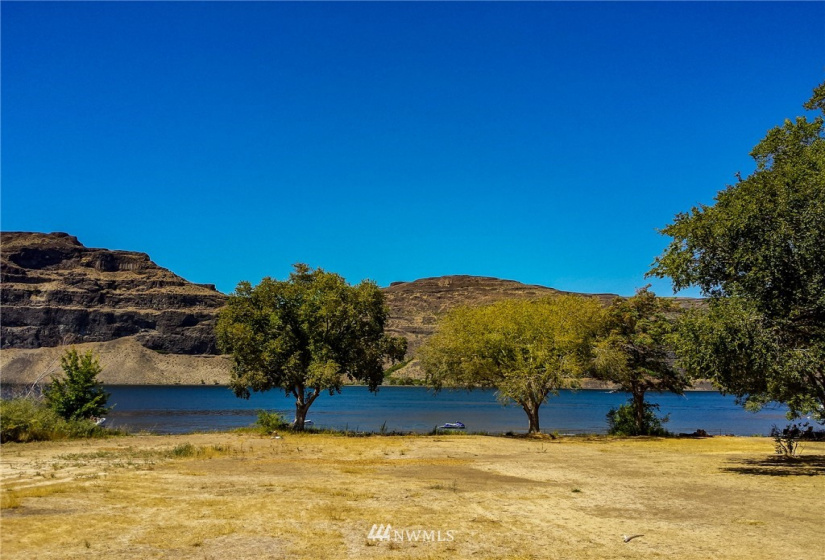 674 River Dr SW, Quincy, Washington 98848, 3 Bedrooms Bedrooms, ,2 BathroomsBathrooms,Residential,For Sale,River Dr SW,NWM1872164