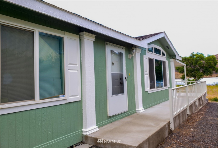 674 River Dr SW, Quincy, Washington 98848, 3 Bedrooms Bedrooms, ,2 BathroomsBathrooms,Residential,For Sale,River Dr SW,NWM1872164