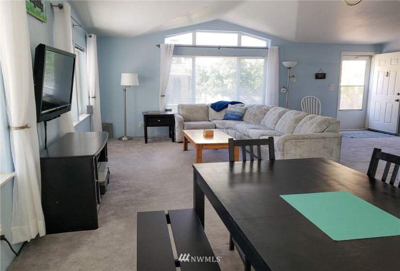 674 River Dr SW, Quincy, Washington 98848, 3 Bedrooms Bedrooms, ,2 BathroomsBathrooms,Residential,For Sale,River Dr SW,NWM1872164