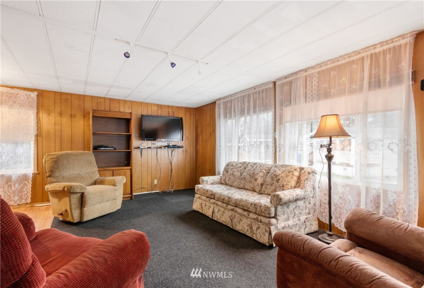 2101 324th, Federal Way, Washington 98003, 2 Bedrooms Bedrooms, ,1 BathroomBathrooms,Manufactured In Park,For Sale,324th,NWM1873825