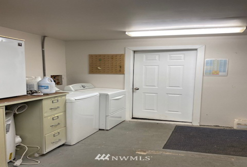 847 Maryland, Chehalis, Washington 98532, ,Commercial Sale,For Sale,Maryland,NWM1873988