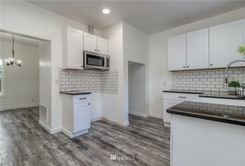 307 Roosevelt, Walla Walla, Washington 99362, 2 Bedrooms Bedrooms, ,1 BathroomBathrooms,Residential,For Sale,Watertown,Roosevelt,NWM1873870