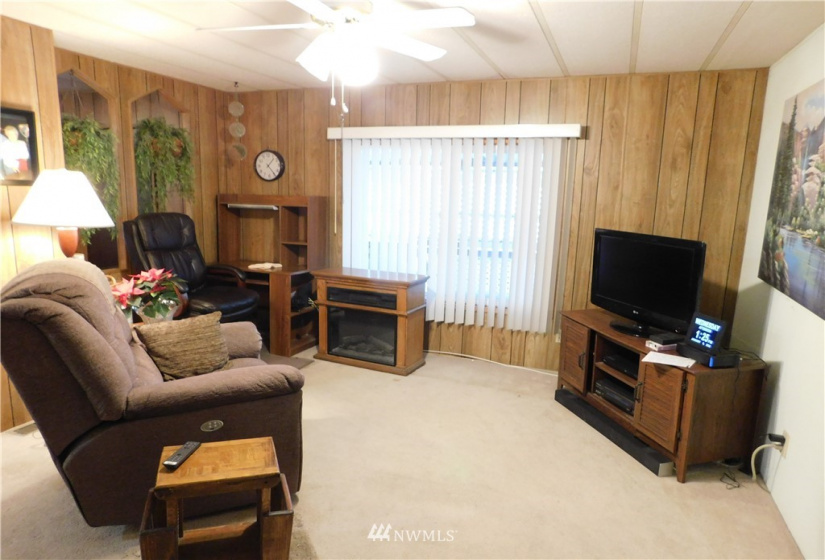 9314 Canyon, Puyallup, Washington 98371, 2 Bedrooms Bedrooms, ,Manufactured In Park,For Sale,Canyon,NWM1874223