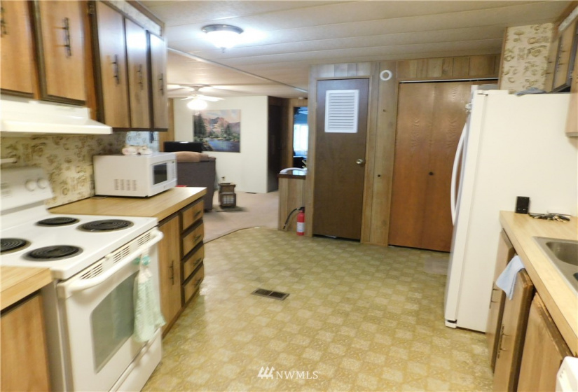 9314 Canyon, Puyallup, Washington 98371, 2 Bedrooms Bedrooms, ,Manufactured In Park,For Sale,Canyon,NWM1874223