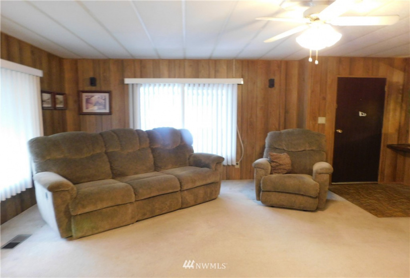 9314 Canyon, Puyallup, Washington 98371, 2 Bedrooms Bedrooms, ,Manufactured In Park,For Sale,Canyon,NWM1874223