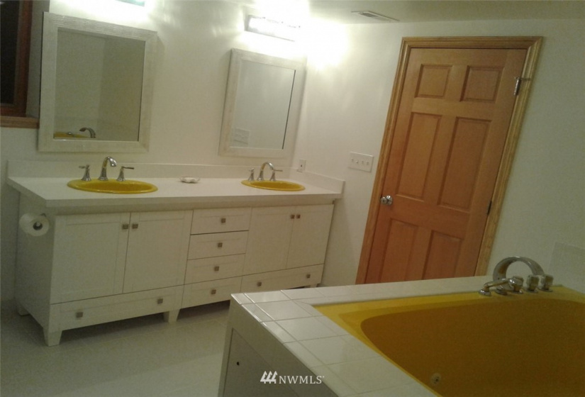 5822 8th, Seattle, Washington 98107, 4 Bedrooms Bedrooms, ,2 BathroomsBathrooms,Residential,For Sale,8th,NWM1874294