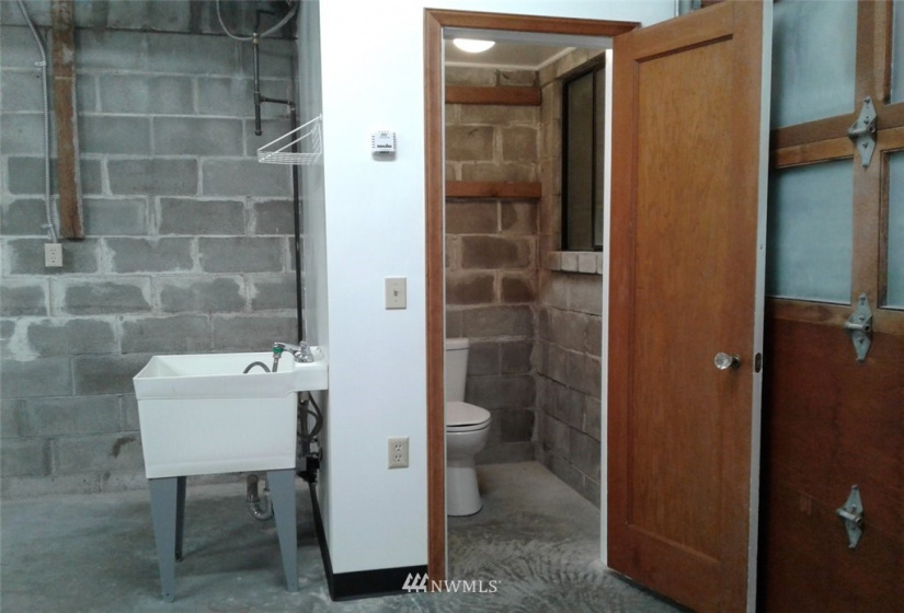 5822 8th, Seattle, Washington 98107, 4 Bedrooms Bedrooms, ,2 BathroomsBathrooms,Residential,For Sale,8th,NWM1874294