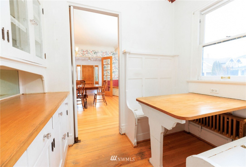 2 Chicago, Yakima, Washington 98902, 4 Bedrooms Bedrooms, ,2 BathroomsBathrooms,Residential,For Sale,Chicago,NWM1874309