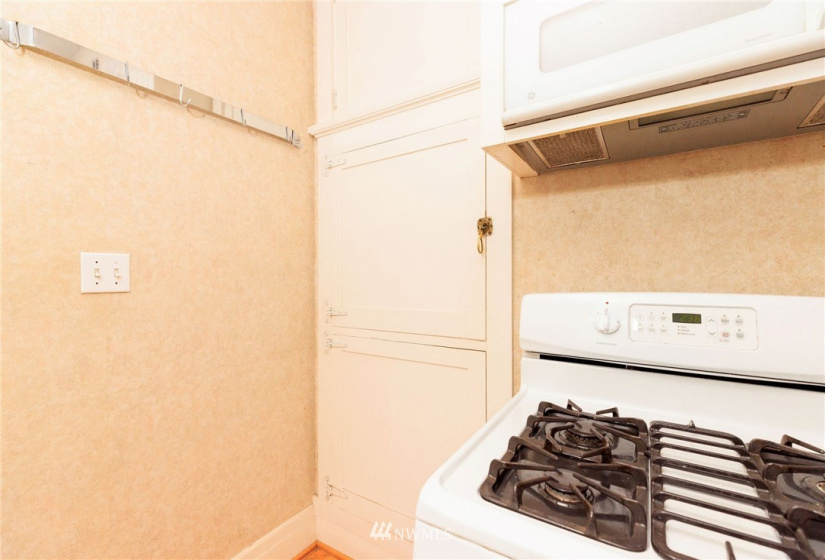 2 Chicago, Yakima, Washington 98902, 4 Bedrooms Bedrooms, ,2 BathroomsBathrooms,Residential,For Sale,Chicago,NWM1874309