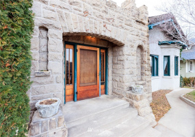 2 Chicago, Yakima, Washington 98902, 4 Bedrooms Bedrooms, ,2 BathroomsBathrooms,Residential,For Sale,Chicago,NWM1874309