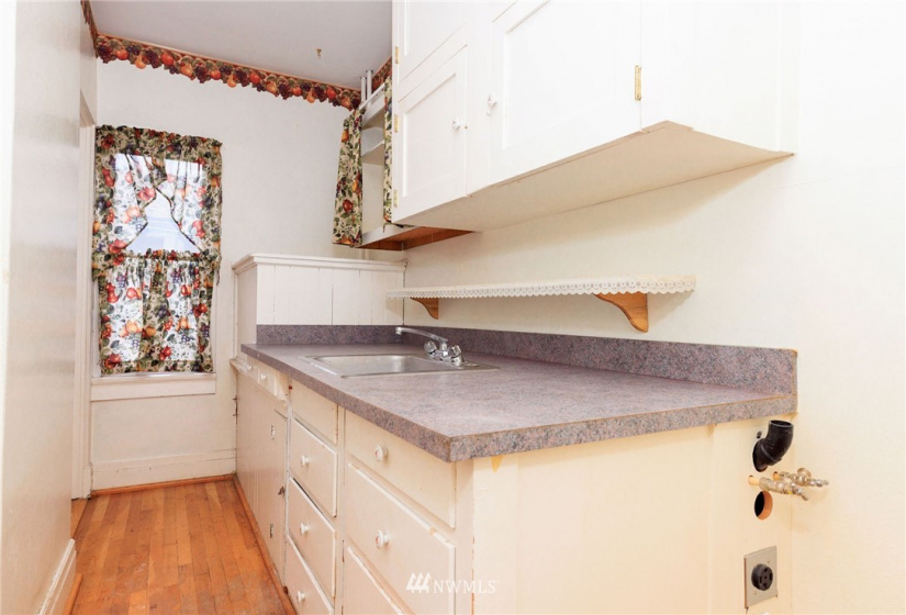 2 Chicago, Yakima, Washington 98902, 4 Bedrooms Bedrooms, ,2 BathroomsBathrooms,Residential,For Sale,Chicago,NWM1874309