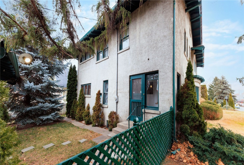 2 Chicago, Yakima, Washington 98902, 4 Bedrooms Bedrooms, ,2 BathroomsBathrooms,Residential,For Sale,Chicago,NWM1874309