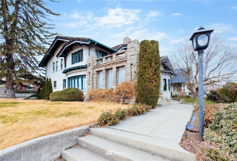 2 Chicago, Yakima, Washington 98902, 4 Bedrooms Bedrooms, ,2 BathroomsBathrooms,Residential,For Sale,Chicago,NWM1874309
