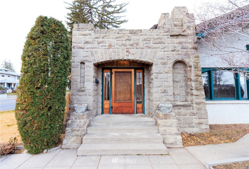 2 Chicago, Yakima, Washington 98902, 4 Bedrooms Bedrooms, ,2 BathroomsBathrooms,Residential,For Sale,Chicago,NWM1874309