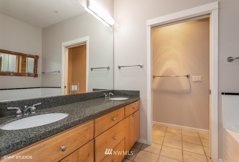 1950 Alaskan, Seattle, Washington 98101, 2 Bedrooms Bedrooms, ,2 BathroomsBathrooms,Residential Lease,For Rent,Alaskan,NWM1874444