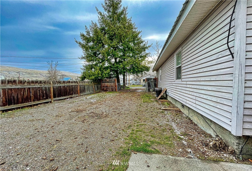 226 Conconully, Okanogan, Washington 98840, 2 Bedrooms Bedrooms, ,1 BathroomBathrooms,Residential,For Sale,Kahlows Add,Conconully,NWM1874252