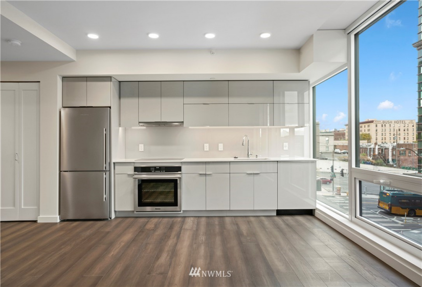 450 Main, Seattle, Washington 98104, ,1 BathroomBathrooms,Residential Lease,For Rent,KODA,Main,NWM1874469