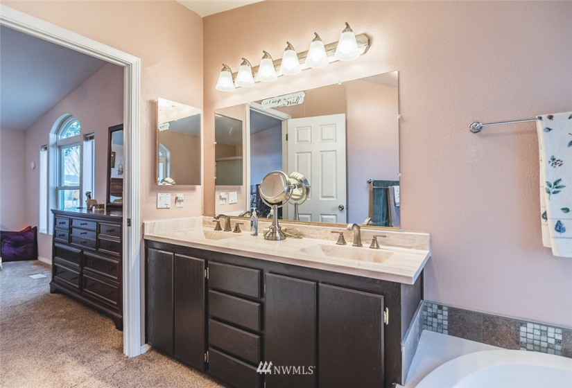 1812 O, Moses Lake, Washington 98837, 3 Bedrooms Bedrooms, ,2 BathroomsBathrooms,Residential,For Sale,O,NWM1874695