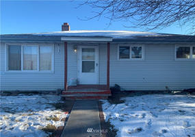 118 Juniper, Soap Lake, Washington 98851, 3 Bedrooms Bedrooms, ,1 BathroomBathrooms,Residential,For Sale,Juniper,NWM1874998