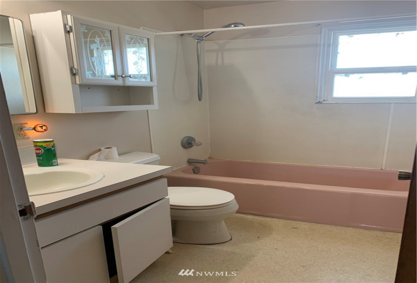 118 Juniper, Soap Lake, Washington 98851, 3 Bedrooms Bedrooms, ,1 BathroomBathrooms,Residential,For Sale,Juniper,NWM1874998