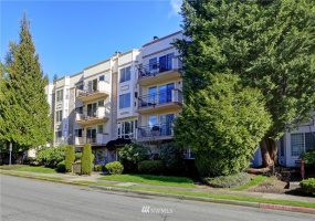 200 99th, Bellevue, Washington 98004, 2 Bedrooms Bedrooms, ,4 BathroomsBathrooms,Residential Lease,For Rent,99th,NWM1875002