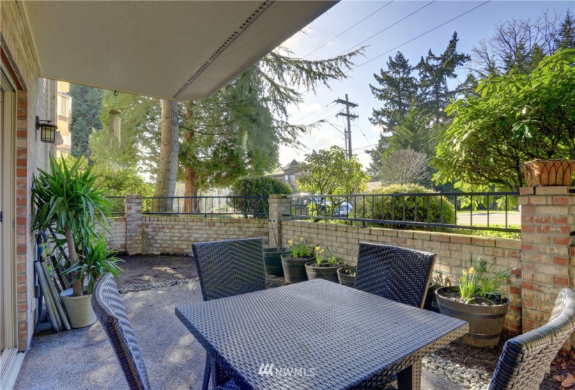 200 99th, Bellevue, Washington 98004, 2 Bedrooms Bedrooms, ,4 BathroomsBathrooms,Residential Lease,For Rent,99th,NWM1875002