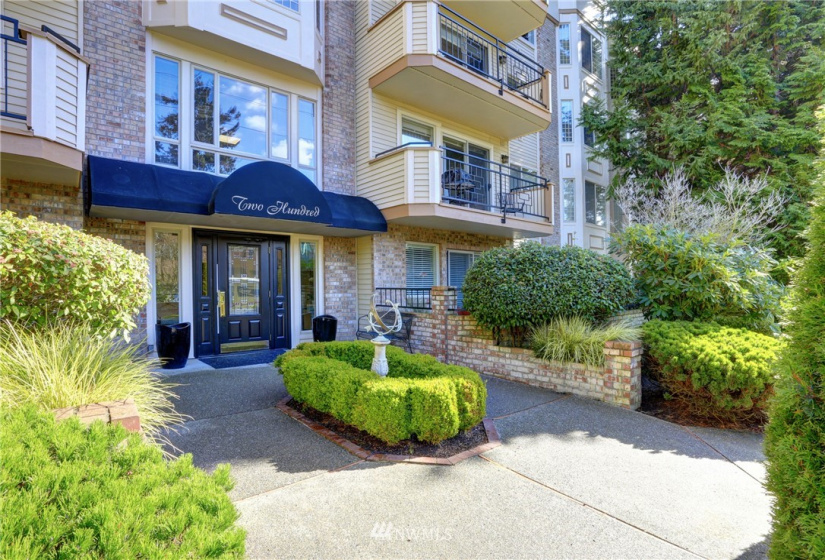 200 99th, Bellevue, Washington 98004, 2 Bedrooms Bedrooms, ,4 BathroomsBathrooms,Residential Lease,For Rent,99th,NWM1875002