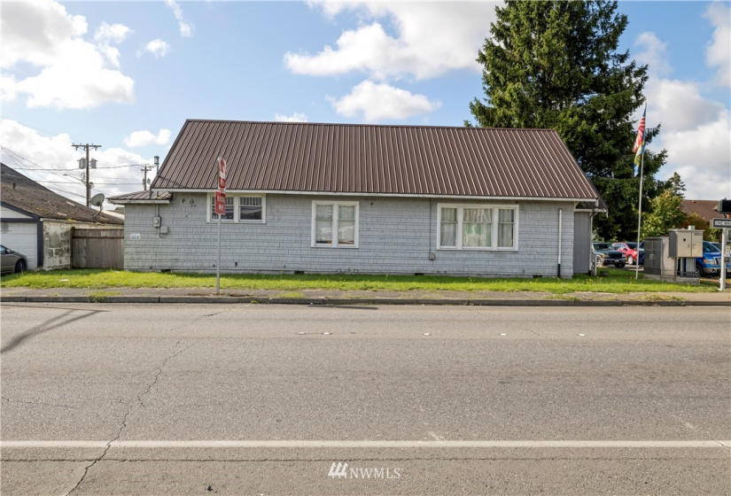 703 1st, Aberdeen, Washington 98520, 4 Bedrooms Bedrooms, ,1 BathroomBathrooms,Residential,For Sale,1st,NWM1874908