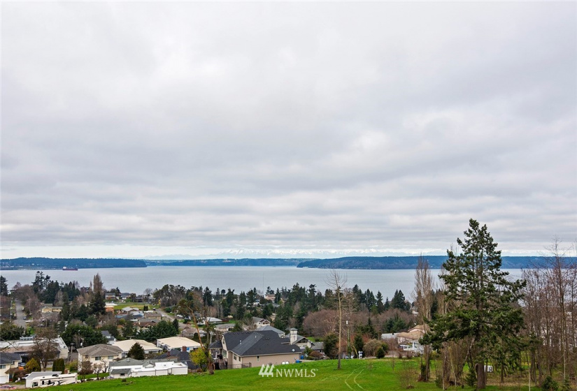 4902 Slayden, Tacoma, Washington 98422, 5 Bedrooms Bedrooms, ,2 BathroomsBathrooms,Residential,For Sale,Slayden,NWM1763717