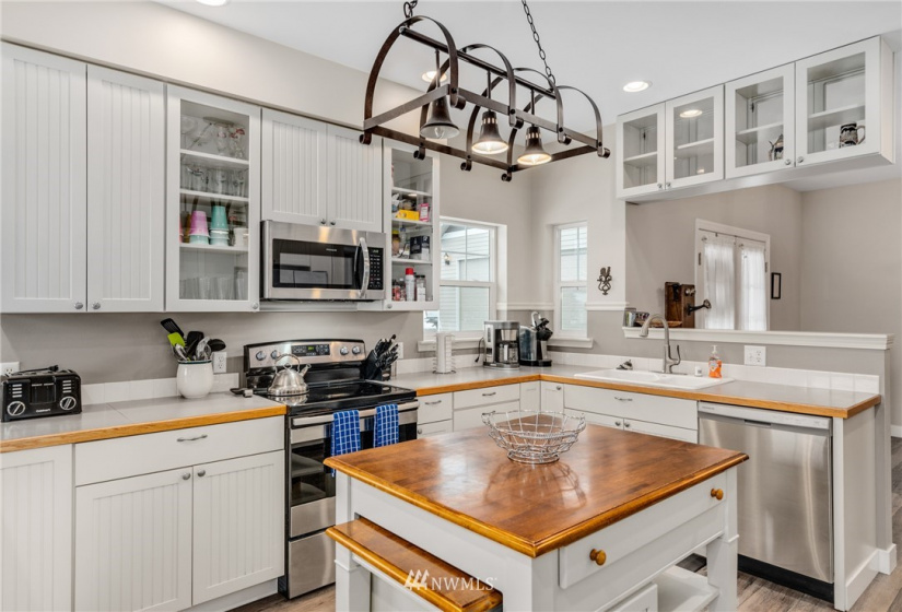 12190 Emig, Leavenworth, Washington 98826, 3 Bedrooms Bedrooms, ,2 BathroomsBathrooms,Residential,For Sale,Emig,NWM1875406