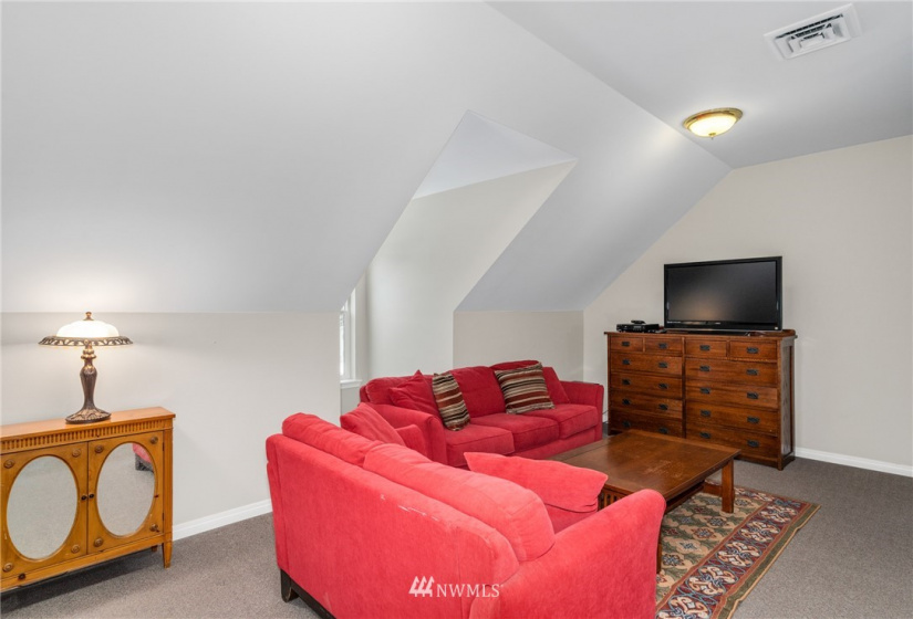 12190 Emig, Leavenworth, Washington 98826, 3 Bedrooms Bedrooms, ,2 BathroomsBathrooms,Residential,For Sale,Emig,NWM1875406