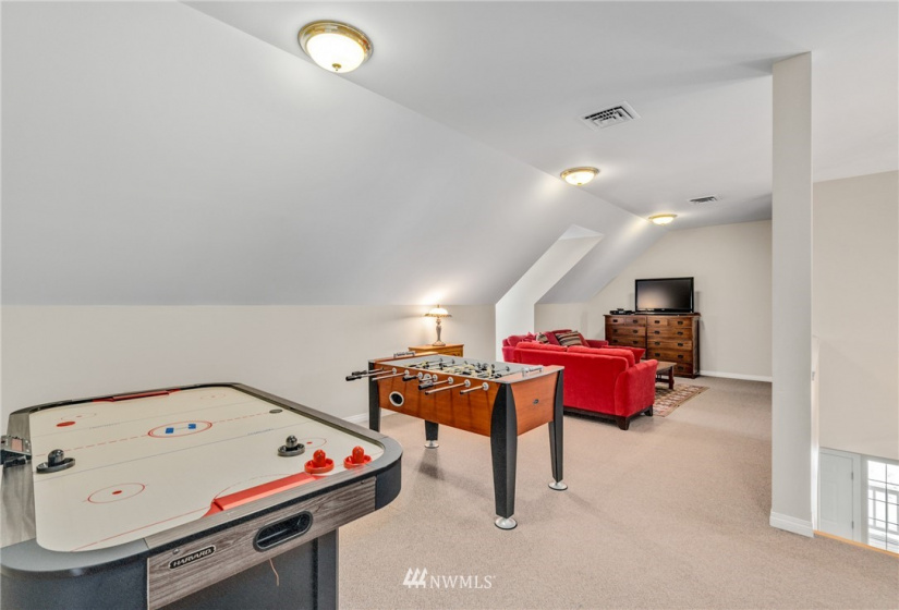 12190 Emig, Leavenworth, Washington 98826, 3 Bedrooms Bedrooms, ,2 BathroomsBathrooms,Residential,For Sale,Emig,NWM1875406
