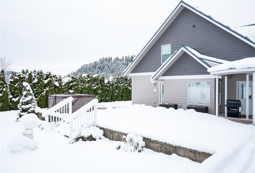 12190 Emig, Leavenworth, Washington 98826, 3 Bedrooms Bedrooms, ,2 BathroomsBathrooms,Residential,For Sale,Emig,NWM1875406