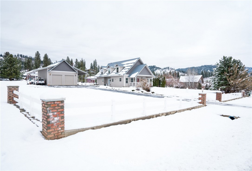 12190 Emig, Leavenworth, Washington 98826, 3 Bedrooms Bedrooms, ,2 BathroomsBathrooms,Residential,For Sale,Emig,NWM1875406