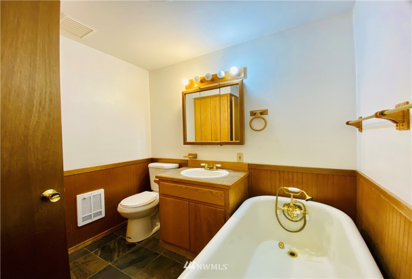 3 Victory Ln, Republic, Washington 99166, 3 Bedrooms Bedrooms, ,2 BathroomsBathrooms,Residential,For Sale,Victory Ln,NWM1875438