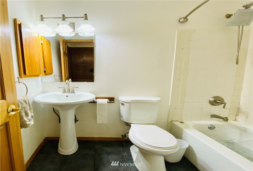 3 Victory Ln, Republic, Washington 99166, 3 Bedrooms Bedrooms, ,2 BathroomsBathrooms,Residential,For Sale,Victory Ln,NWM1875438