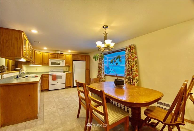 3 Victory Ln, Republic, Washington 99166, 3 Bedrooms Bedrooms, ,2 BathroomsBathrooms,Residential,For Sale,Victory Ln,NWM1875438