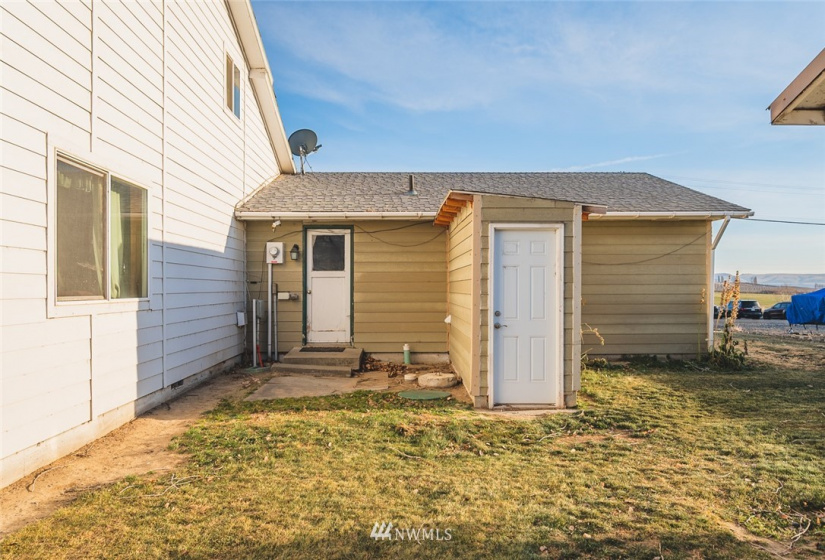 11654 1st Ave SE Royal, Othello, Washington 99344, 6 Bedrooms Bedrooms, ,1 BathroomBathrooms,Residential,For Sale,Munro's 1st Add to Royal O & M Site,1st Ave SE Royal,NWM1875463