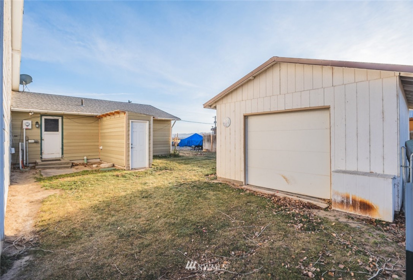 11654 1st Ave SE Royal, Othello, Washington 99344, 6 Bedrooms Bedrooms, ,1 BathroomBathrooms,Residential,For Sale,Munro's 1st Add to Royal O & M Site,1st Ave SE Royal,NWM1875463