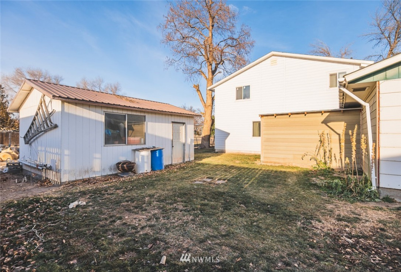 11654 1st Ave SE Royal, Othello, Washington 99344, 6 Bedrooms Bedrooms, ,1 BathroomBathrooms,Residential,For Sale,Munro's 1st Add to Royal O & M Site,1st Ave SE Royal,NWM1875463