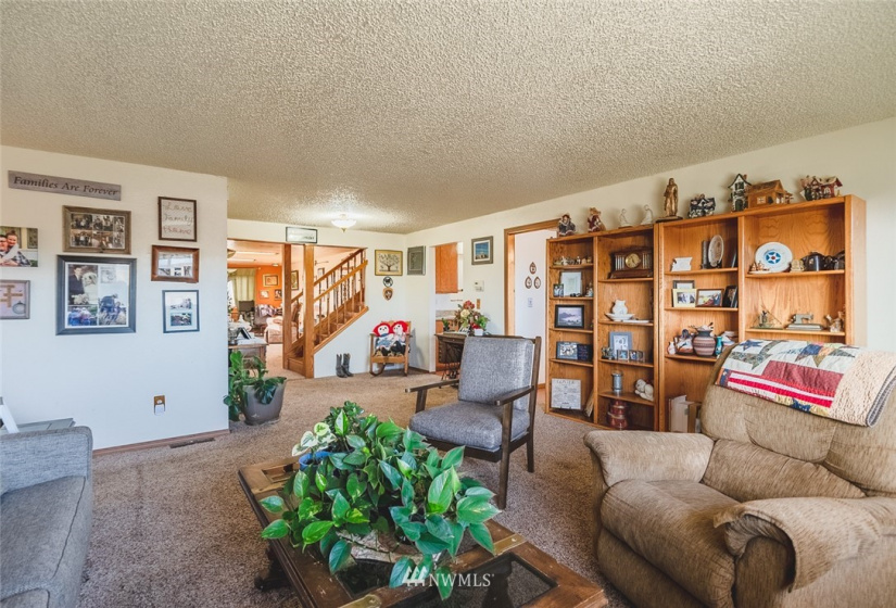 11654 1st Ave SE Royal, Othello, Washington 99344, 6 Bedrooms Bedrooms, ,1 BathroomBathrooms,Residential,For Sale,Munro's 1st Add to Royal O & M Site,1st Ave SE Royal,NWM1875463
